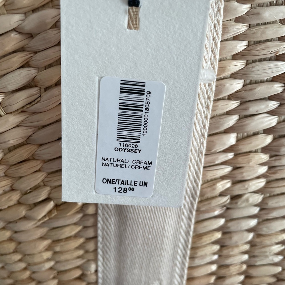 Aritzia Tan Tote Bag with Rustic Charm - Picture 2 of 4